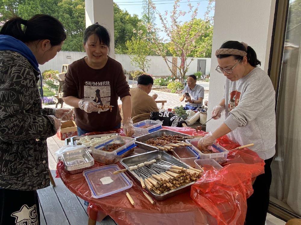 “袅袅炊烟起，暖暖春日情”豪庭灯饰野炊主题活动