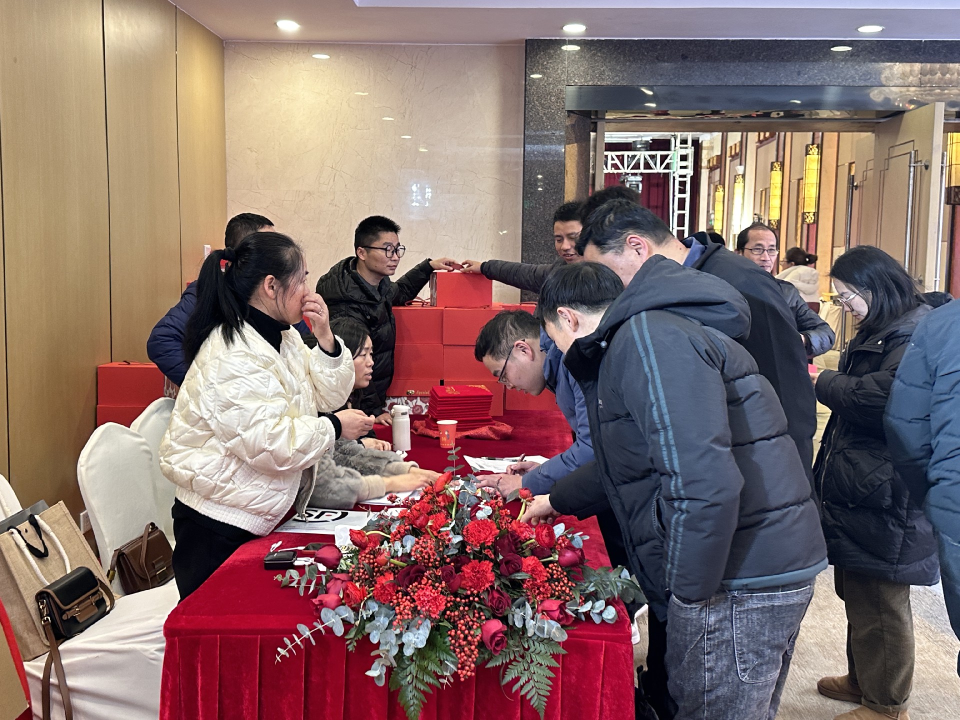 员工签到领伴手礼.jpg